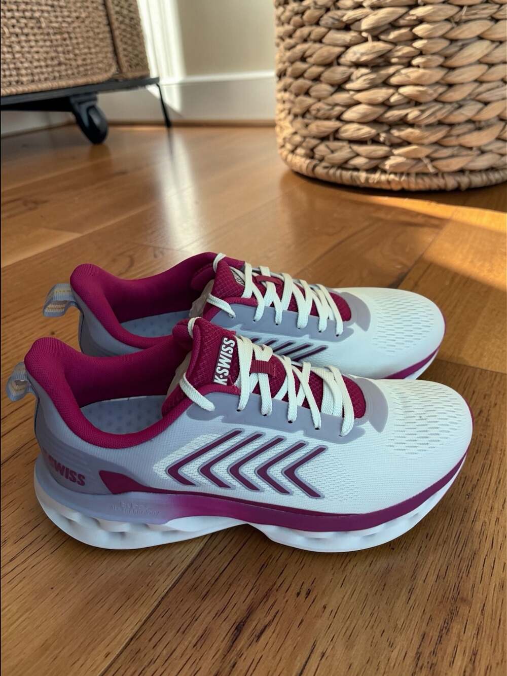 K-Swiss Women's Melrose Tubes Lite Running Shoes (White/Fuchsia)